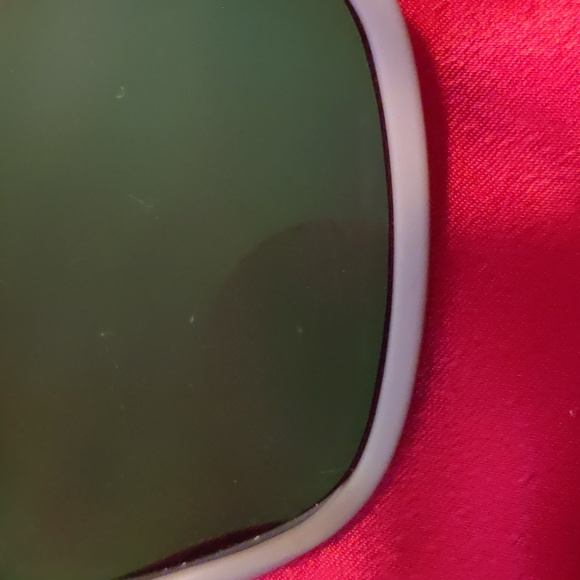 ICON - Picture 6 of 6